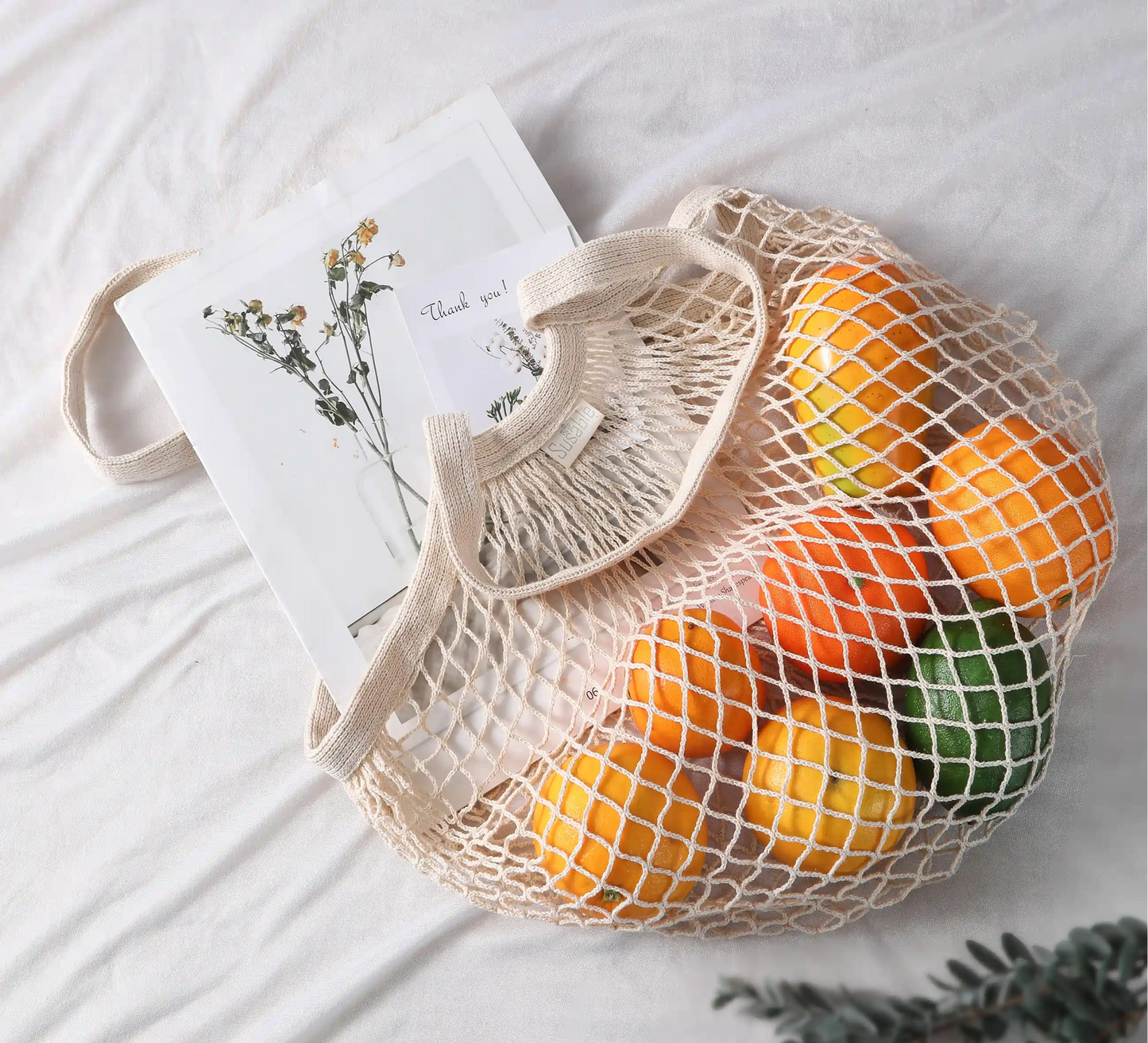 Faltbare Netzbeutel von Susable – Praktisch und platzsparend, diese Einkaufsnetztasche ist ideal für Sandspielzeug, Obst, Gemüse oder als Schultertasche.