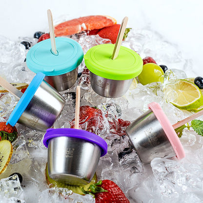 Der Frozen Yoghurt Bites Maker ist platzsparend und perfekt stapelbar im Gefrierfach. Ideal für individuelle Portionen.
